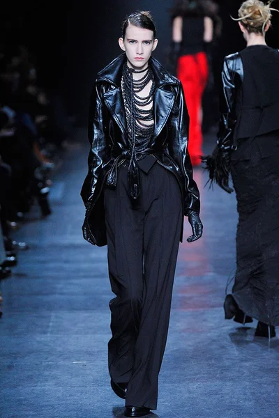 Look 34